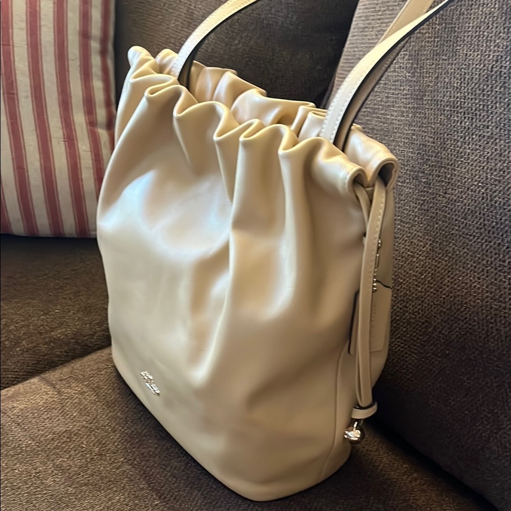 Coach (Outlet) Faye Drawstring Tote -tan